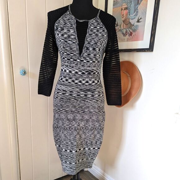 Trina Turk Fitted Knit Jersey Dress S Boho Chic Rebel Punk Edgy Soft Goth - Picture 1 of 11